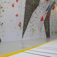 valmat – 2m x 3m – diverse diktes – in diverse kleuren